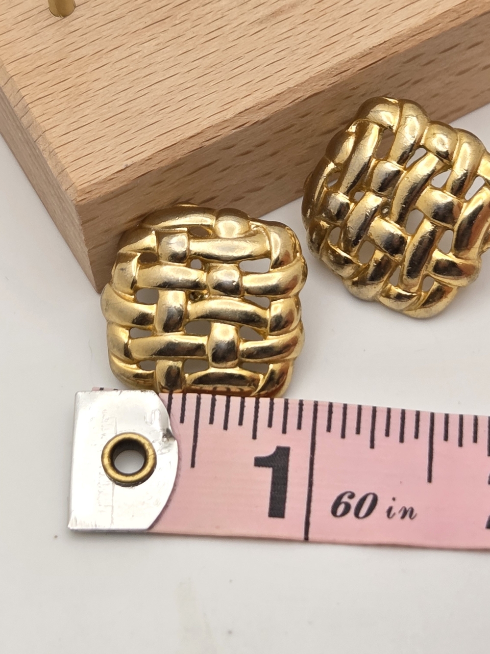 Vintage Gold Tone Woven Basketweave Square Post Earrings 1" - Picture 10 of 11
